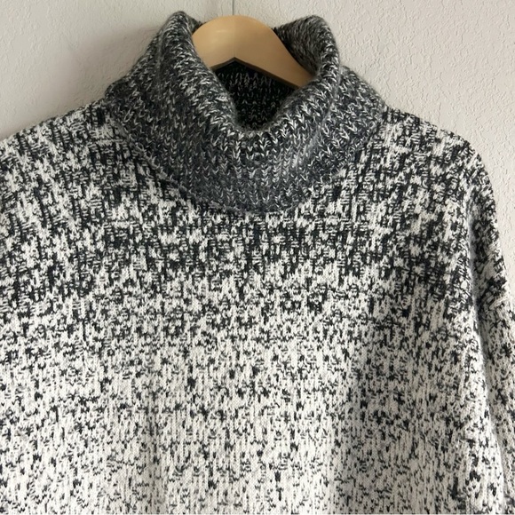 Athleta Cashmere Wool Blend Gradient Turtleneck Alpine Sweater Black White S - Picture 4 of 11
